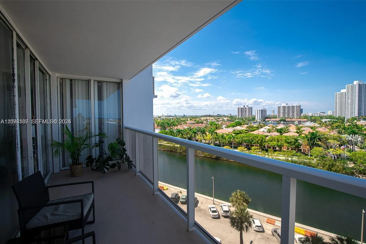 3701 N Country Club Dr #902, Aventura: photo 1 of 22