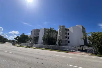 2000 Biarritz Dr #407, Miami Beach: photo 1 of 43