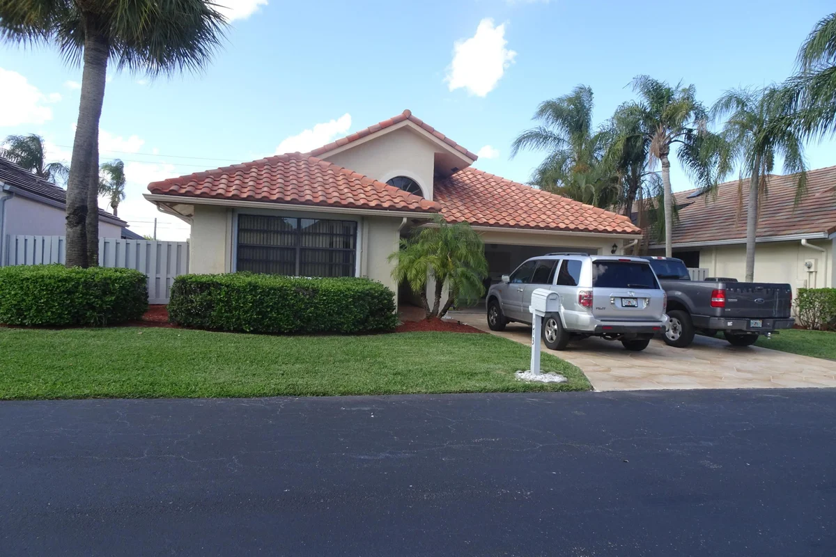 173 Executive Cir, Boynton Beach: photo 1 of 38