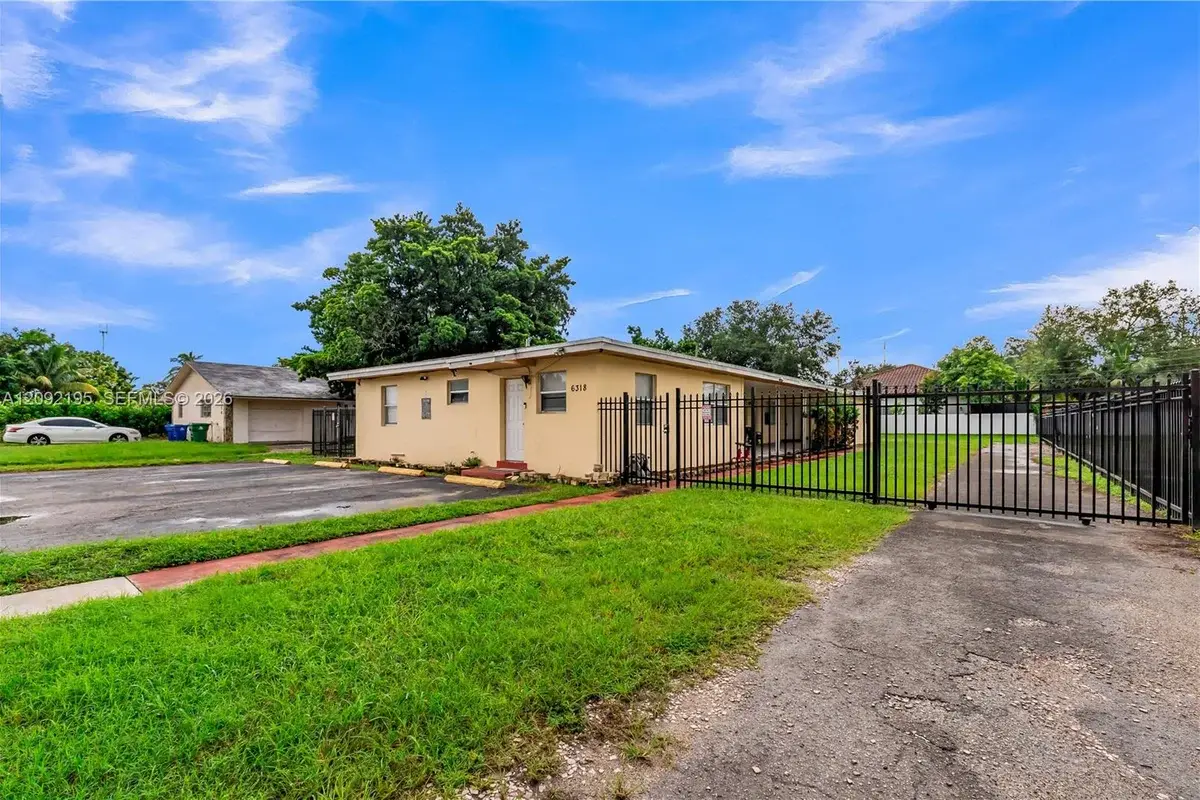 6318 SW 25th St #4, Miramar: photo 1 of 16