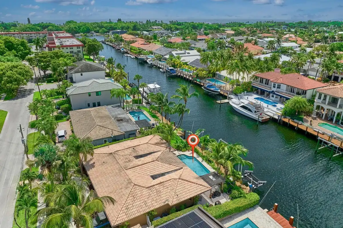2810 NE 48th Ct, Lighthouse Point: photo 1 of 17