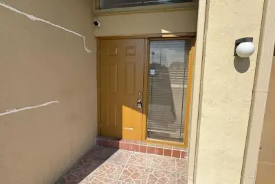 3046 W Missionwood Ln, Miramar: photo 1 of 14