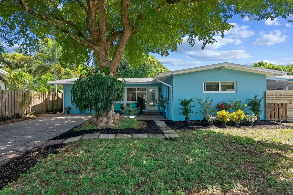 1636 NE 7th Ter, Fort Lauderdale: photo 1 of 23