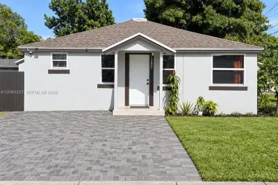 10805 NW 10th Ave, Miami: photo 1 of 18