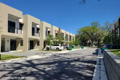 4141 N Oak Pl, Dania Beach: photo 1 of 3