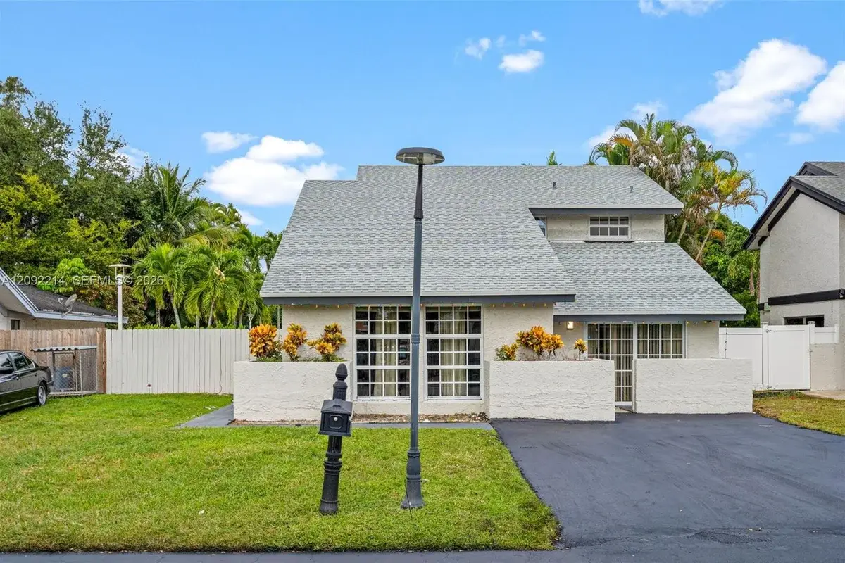 8351 SW 39th Ct, Davie: photo 1 of 53