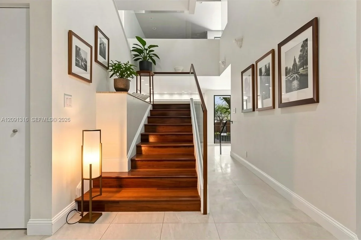 1542 NE Quayside Ter #D2, Miami: photo 1 of 59