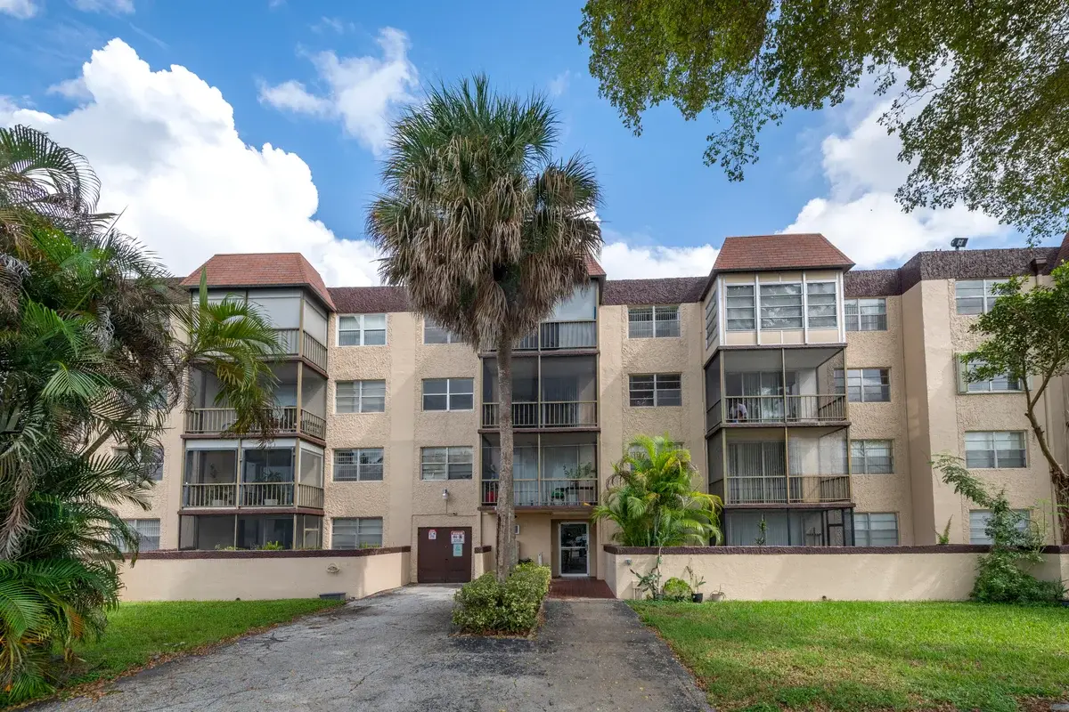 7300 NW 17th St #105, Plantation: photo 1 of 35