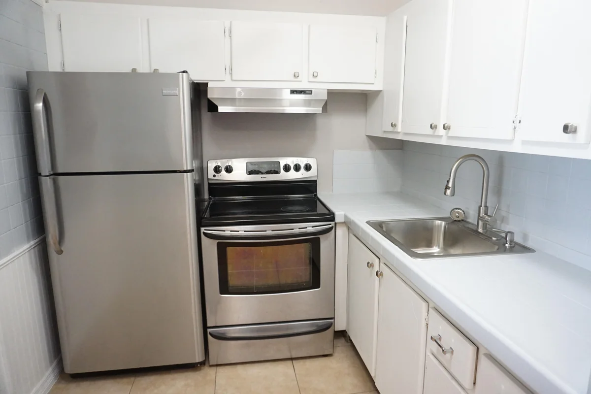 89 Cambridge D, West Palm Beach: photo 1 of 10