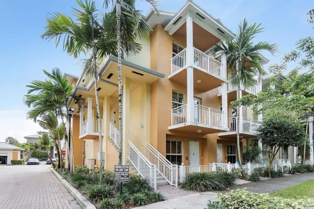 400 SW 14th Ave, Fort Lauderdale: photo 1 of 38