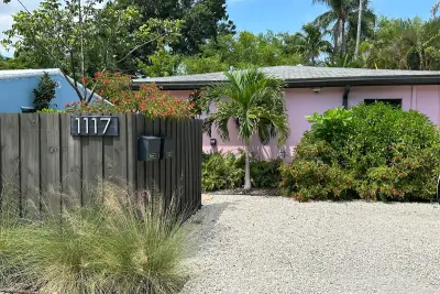 1117 NE 17th, Fort Lauderdale: photo 1 of 25