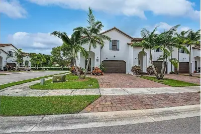 3199 Santa Catalina Pl, Greenacres: photo 1 of 17