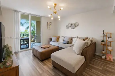 520 SE 5th Ave #1308, Fort Lauderdale: photo 1 of 21