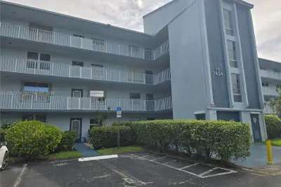 7624 NW 18th St #304, Margate: photo 1 of 11