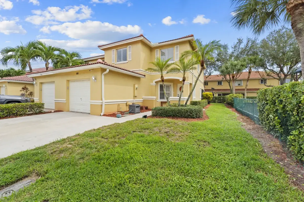 1727 Arezzo Cir, Boynton Beach: photo 1 of 33