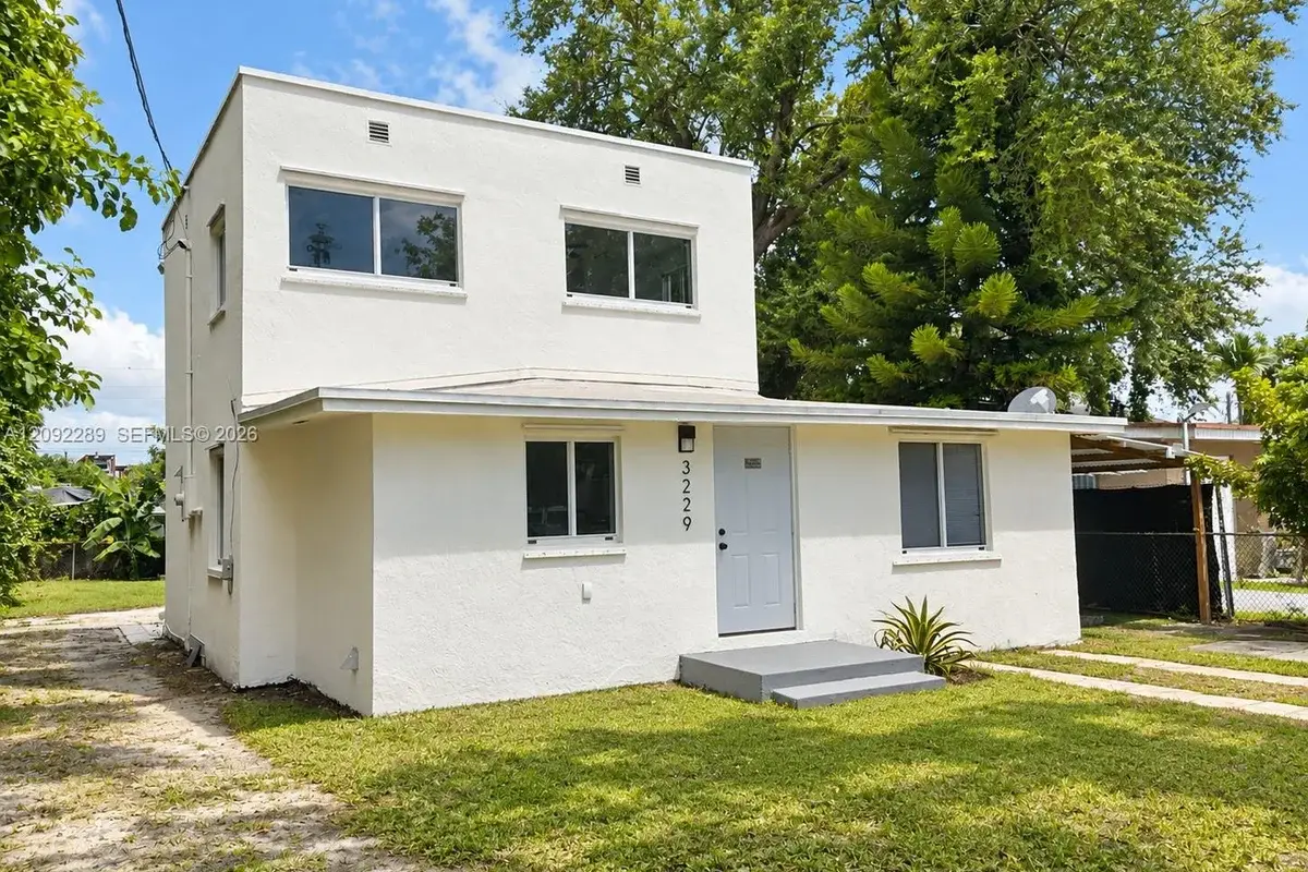 3229 NW 34th St, Miami: photo 1 of 36