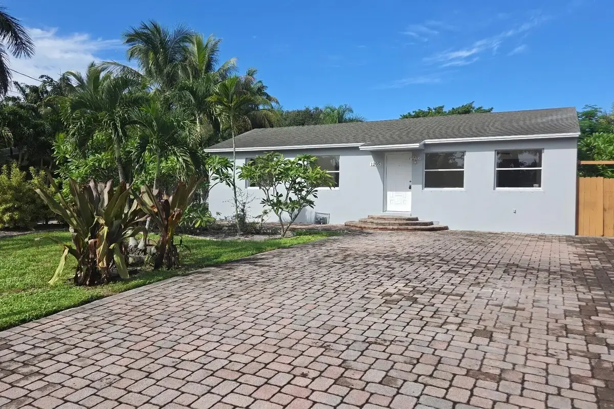 1205 Mathis St, Palm Springs: photo 1 of 26