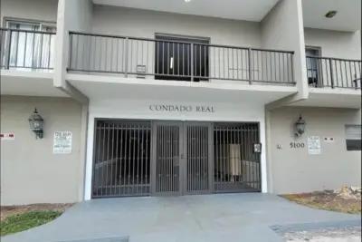 5100 SW 41st St #105, Hollywood: photo 1 of 9
