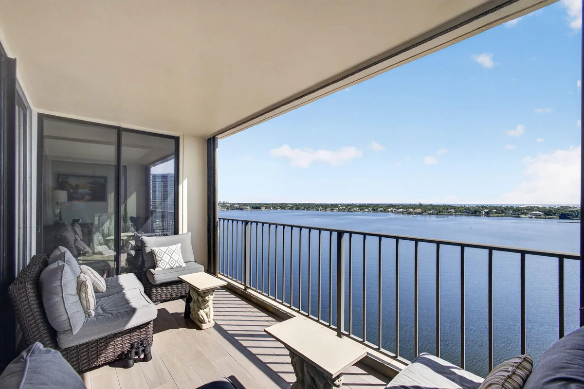 126 Lakeshore Dr #1125, North Palm Beach: photo 1 of 47