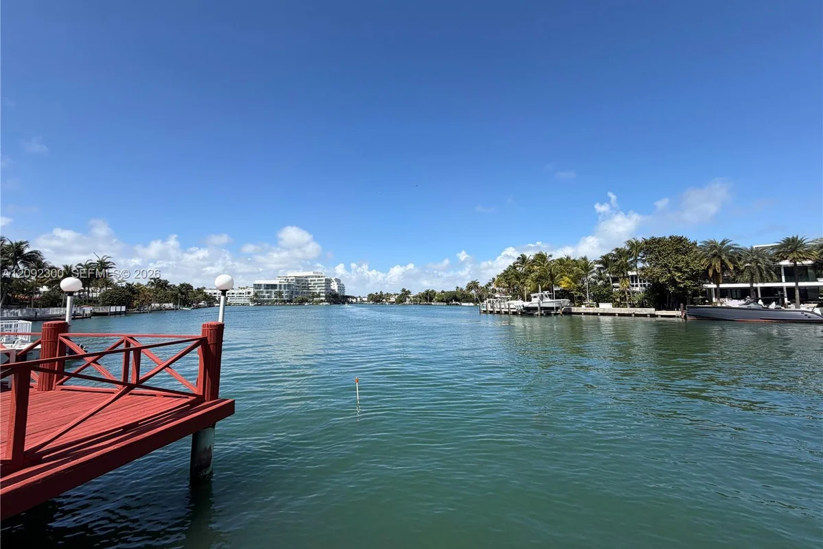 4740 Pine Tree Dr #23, Miami Beach: photo 1 of 11