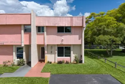 7911 SW 7th Pl, North Lauderdale: photo 1 of 83