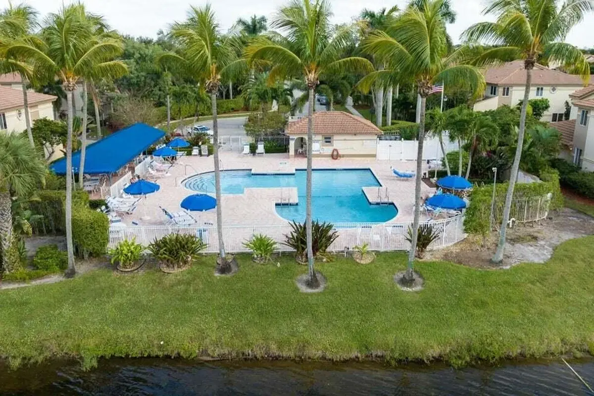 6758 Via Regina, Boca Raton: photo 1 of 25