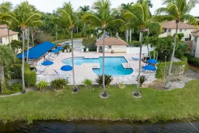 6758 Via Regina, Boca Raton: photo 1 of 25