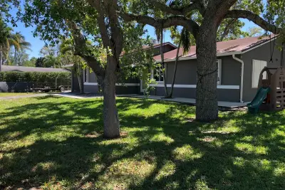 2608 SW 45th St, Dania Beach: photo 1 of 14