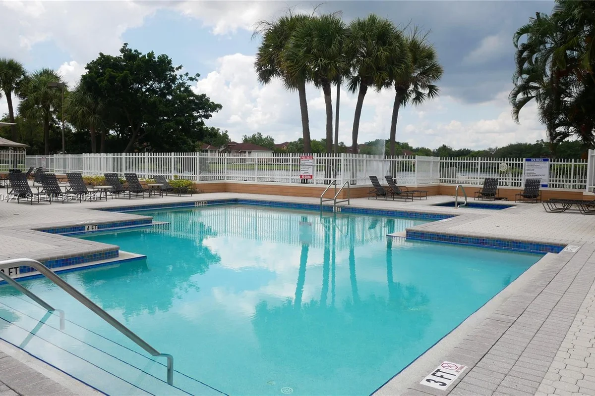 832 NW 92nd Ave, Plantation: photo 1 of 31