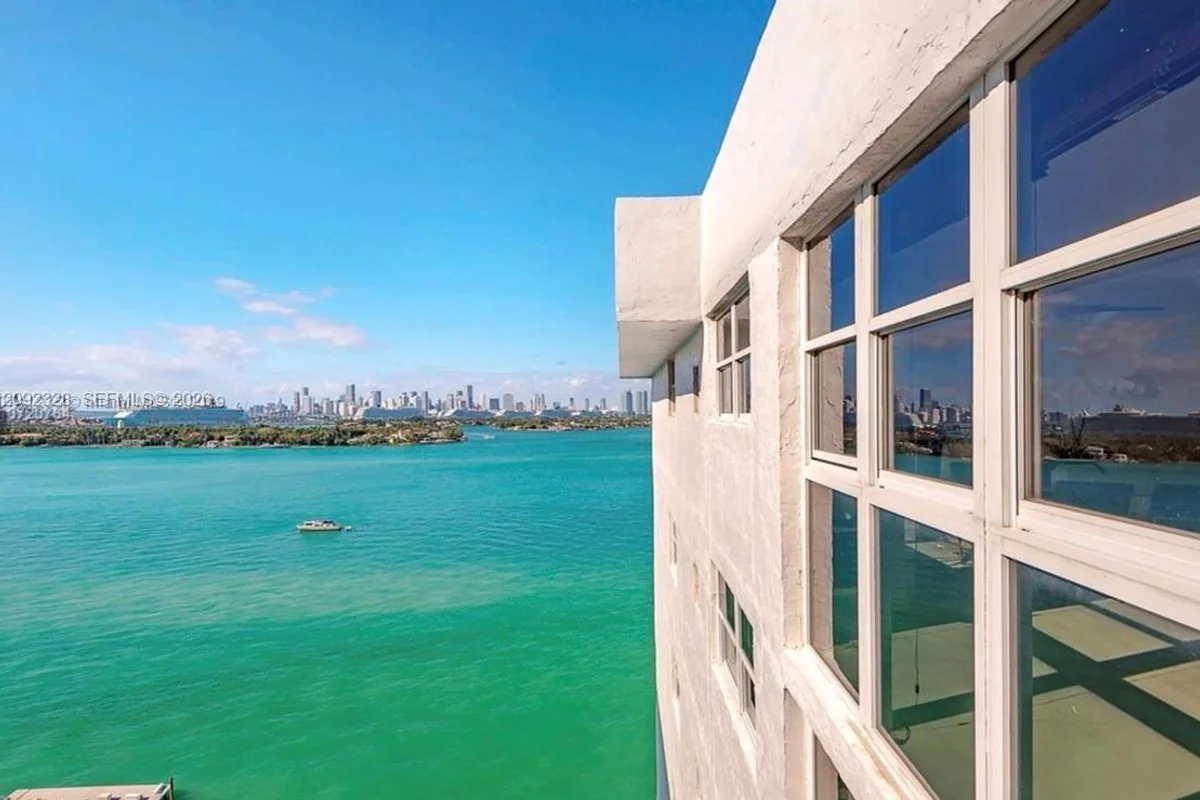 1228 West Ave #1415, Miami Beach: photo 1 of 31