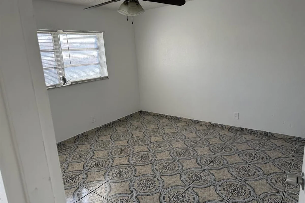 4101 NW 26th St #260, Lauderhill: photo 1 of 10
