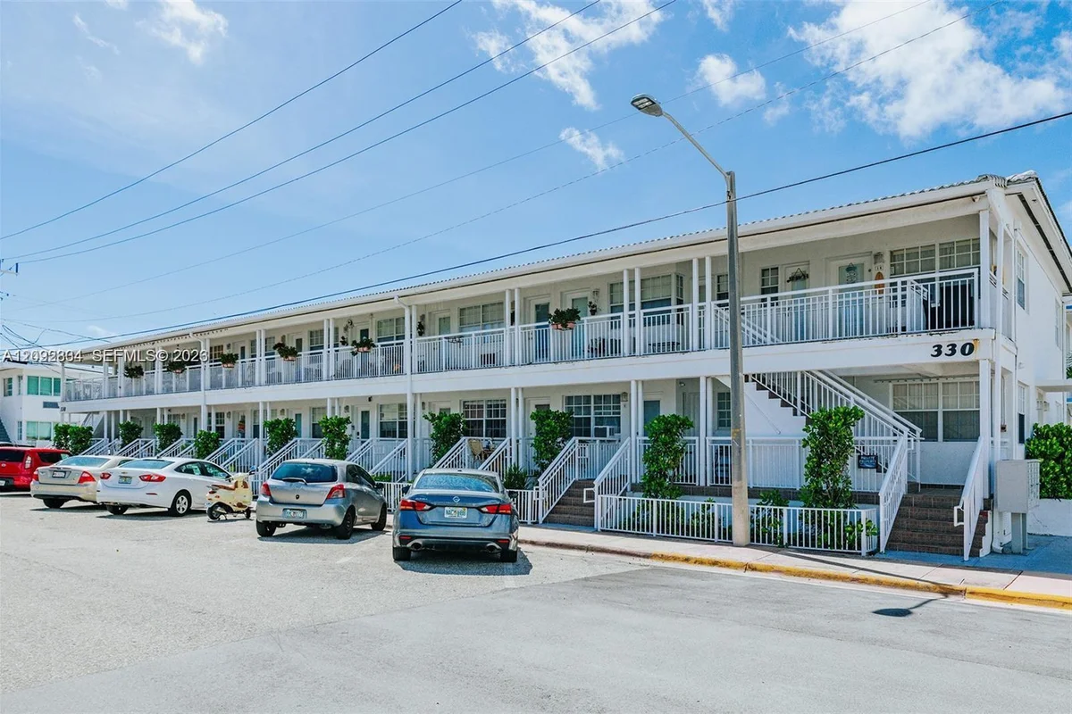 330 74th St #1, Miami Beach: photo 1 of 11