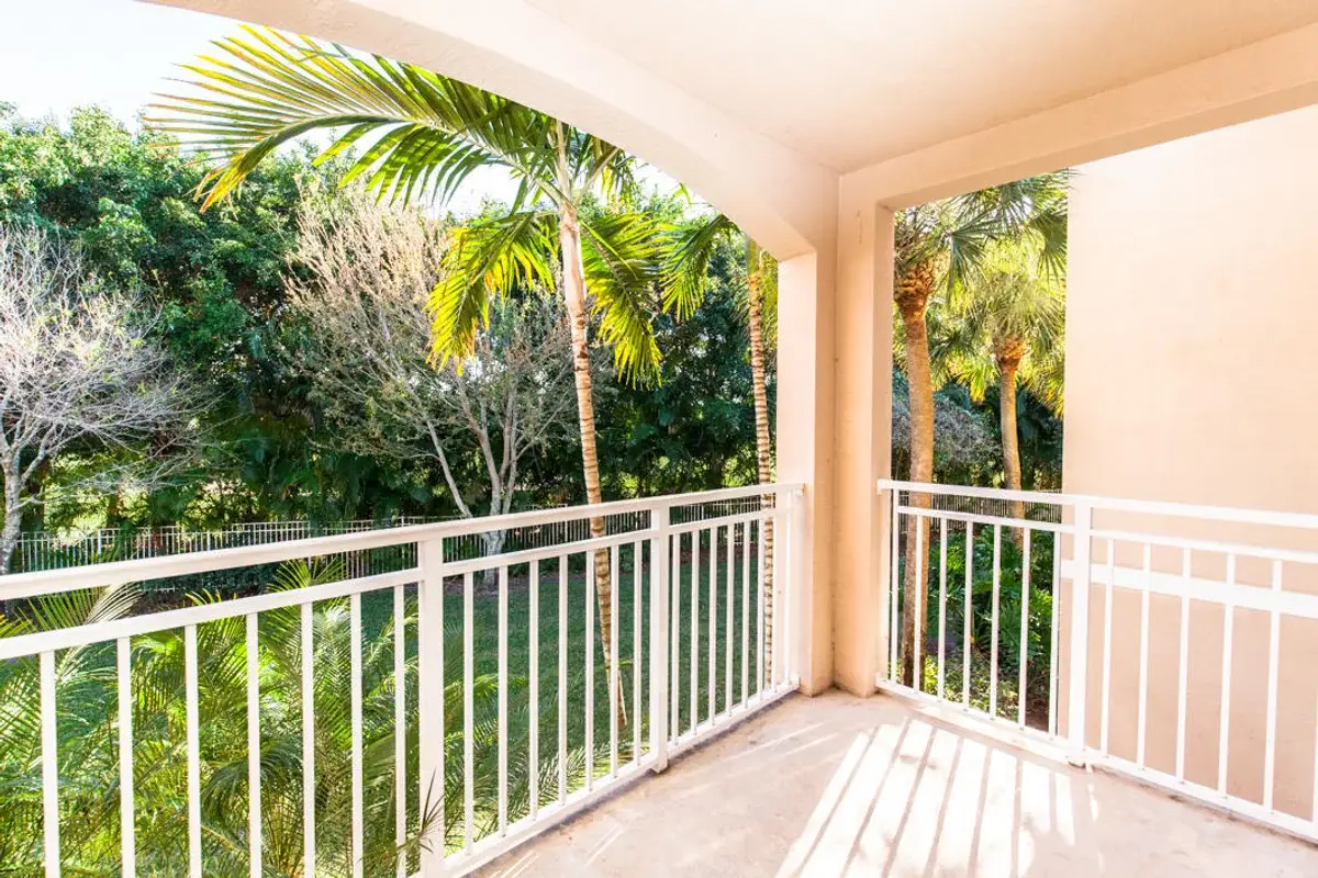 6492 Emerald Dunes Dr #205, West Palm Beach: photo 1 of 23