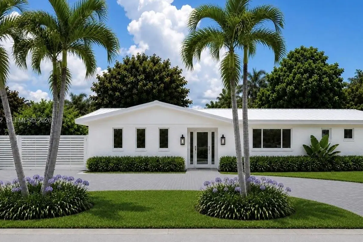 House in Coral Gables: photo 1 of 18