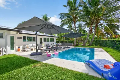 2681 NE 16th St, Pompano Beach: photo 1 of 45