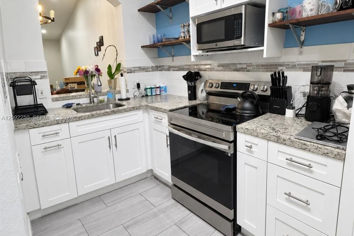 7760 NW 22nd St #205, Pembroke Pines: photo 1 of 12