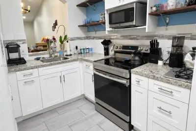 7760 NW 22nd St #205, Pembroke Pines: photo 1 of 12