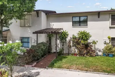 3616 SW 68th Ln #4-D, Miramar: photo 1 of 29