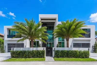 414 Royal Plaza Dr, Fort Lauderdale: photo 1 of 59