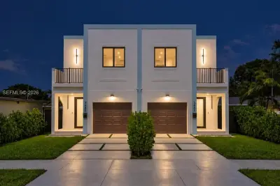 3453 NW 4th St, Miami: photo 1 of 46
