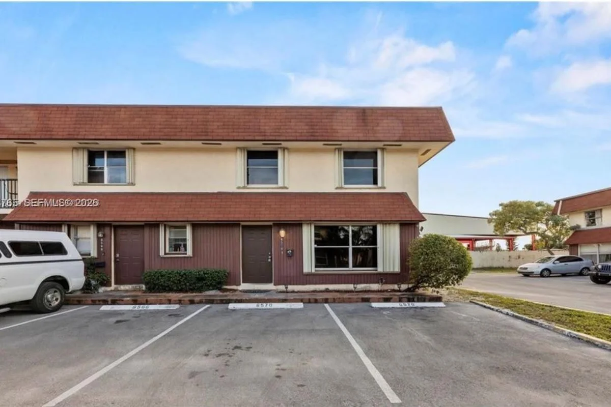 6570 SW 41st Ct #103, Davie: photo 1 of 7