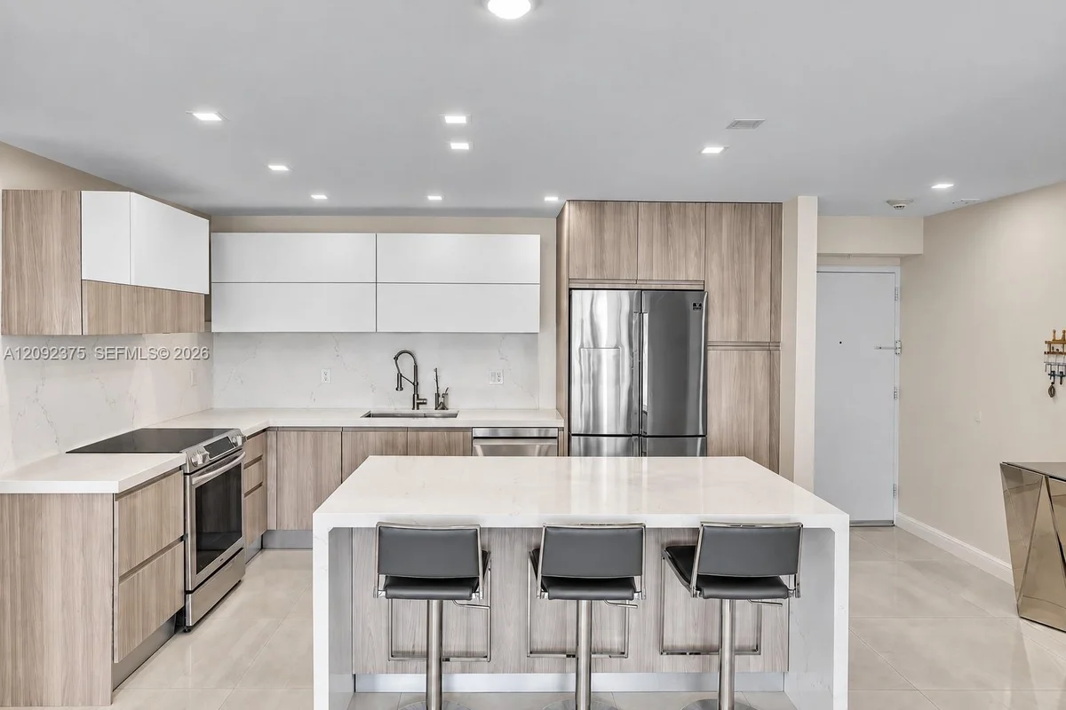 19390 Collins Ave #421, Sunny Isles Beach: photo 1 of 15