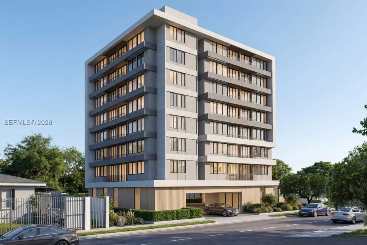 2020 Washington St, Hollywood: photo 1 of 8