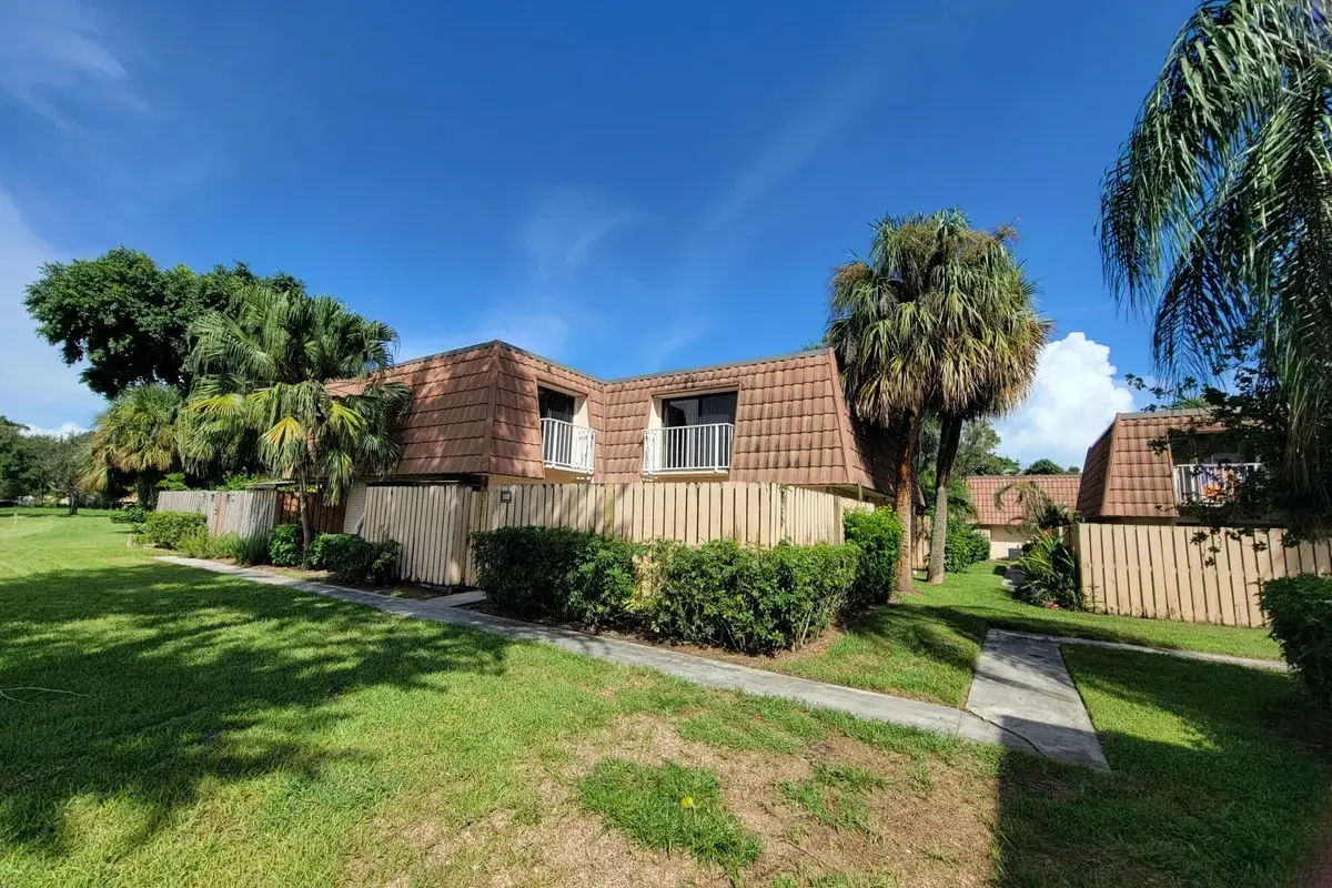 588 Green Springs Pl, West Palm Beach: photo 1 of 17