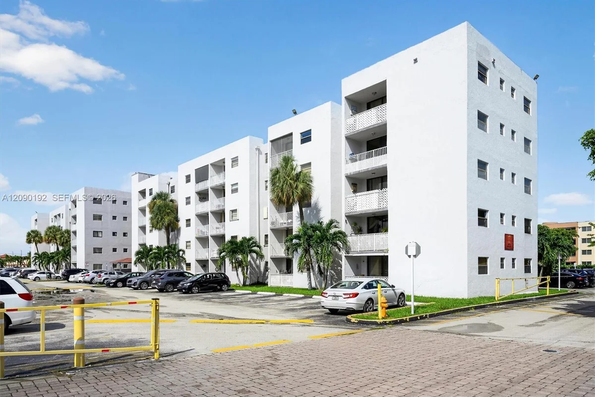 8075 NW 7th St #503, Miami: photo 1 of 38