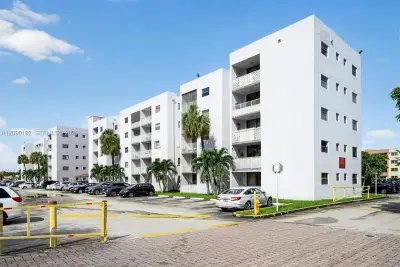 8075 NW 7th St #503, Miami: photo 1 of 38