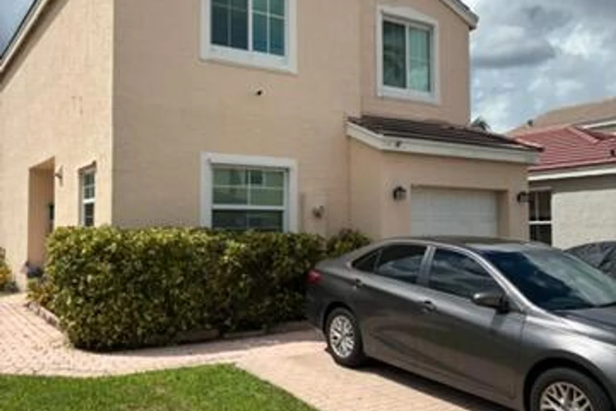 3305 Apache Ln, Margate: photo 1 of 33