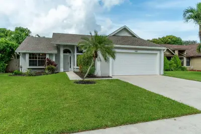1487 Windship Cir, Wellington: photo 1 of 24