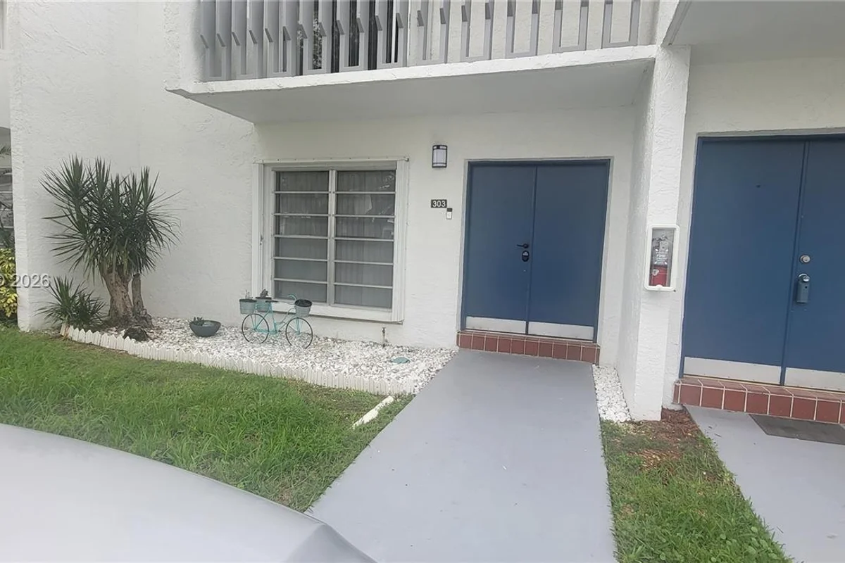 9430 SW 170th St #303, Palmetto Bay: photo 1 of 41