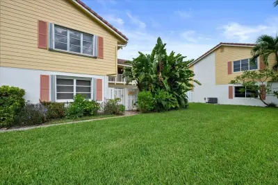 251 Seabreeze Cir, Jupiter: photo 1 of 29